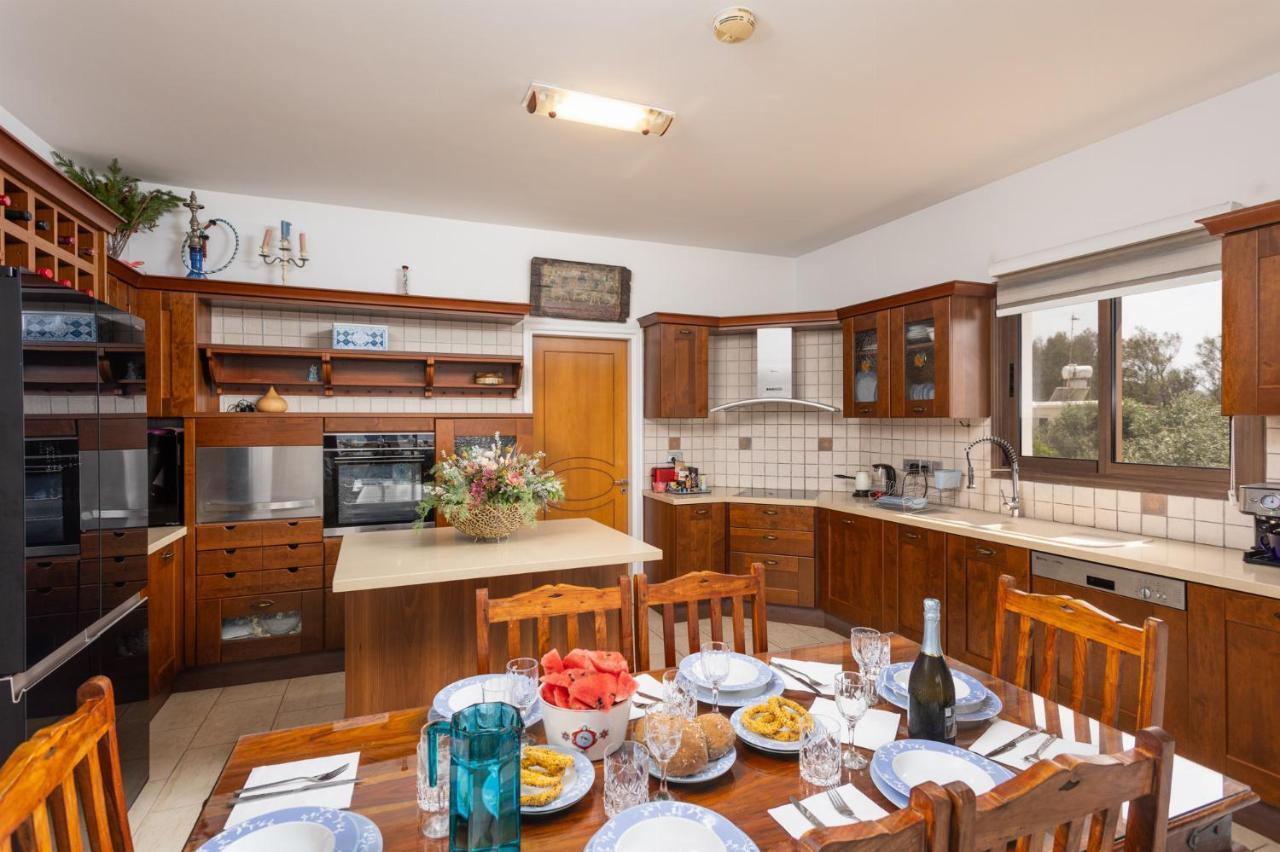 Villa Beach Heaven Pomos Bagian luar foto