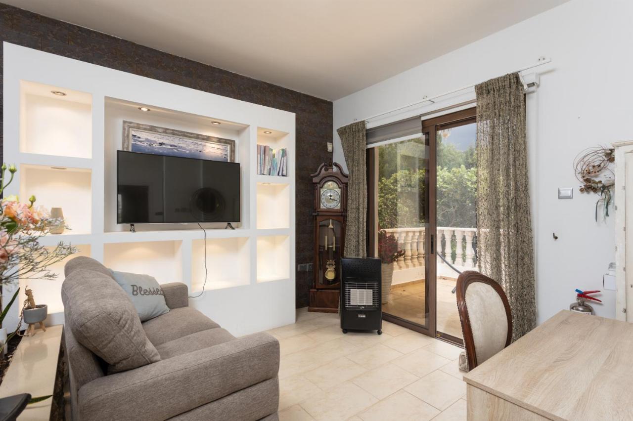 Villa Beach Heaven Pomos Bagian luar foto