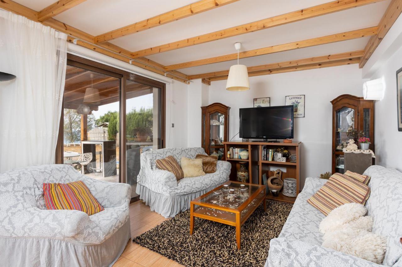 Villa Beach Heaven Pomos Bagian luar foto
